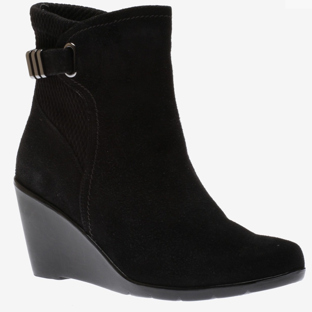 BLONDO Lanni Black Suede Wedge Ankle Boots Size 7.5 M Waterproof